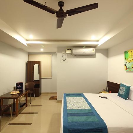 Hotel Mango Leaves Hyderabad Exterior photo